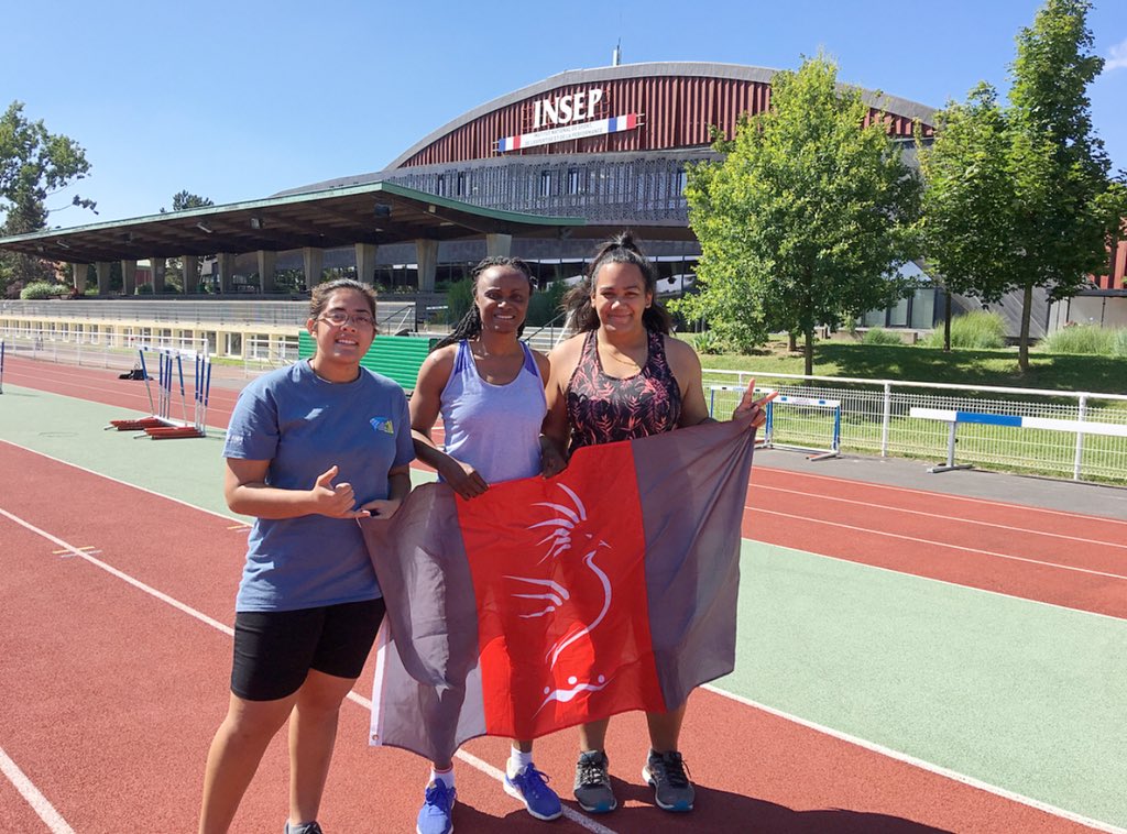 SandraJavelot's tweet photo. Countdown days to go now till #iaafworlds #Tampere🇫🇮Great catch up with legend #EuniceBarber at @INSEP_PARIS  could not be otherwise than perfect start for team NewCaledonia🇳🇨 #FrenchNational🇫🇷#PointesdOr #venissieux #FranceJuniors #NewCaledonia #athletics @OceaniaAths 👊🏻 https://t.co/Yoh4bxZgGW