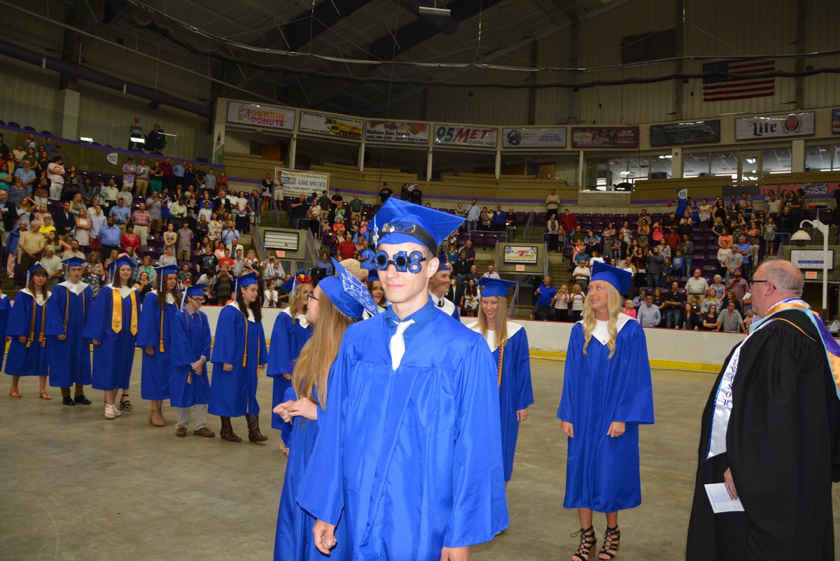 HhdsSchools's tweet photo. Congratulations, Class of @HHDSClassOf2018! https://t.co/Qgy45Nau1t