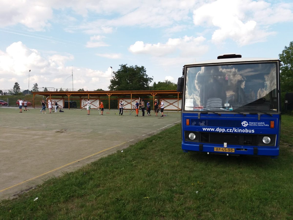 DPPOficialni's tweet photo. Už pro vás připravujeme dnešní promítání Kinobusu! #dpp #kinobus https://t.co/VYEWE9OzJh