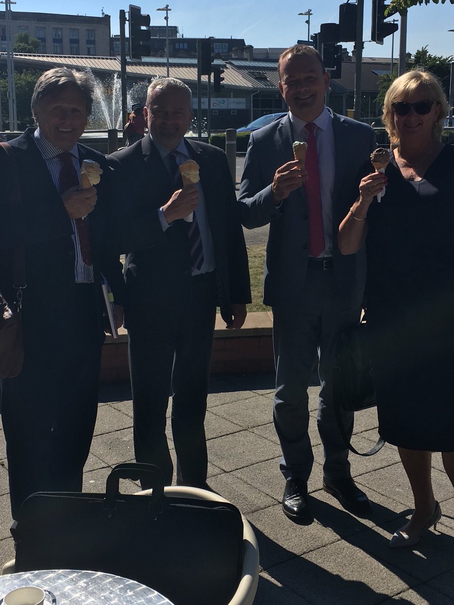 Helen_Love17's tweet image. TC team enjoying the sunshine today! @thomascarrollgp #Reward #ThankyouBrynmor