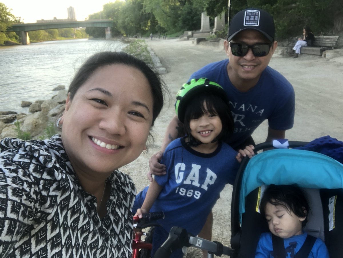 megrabanzo's tweet photo. Happy Sunday @ The Forks with the fambam ❤️❤️❤️ https://t.co/Lf5w3R7Qy9