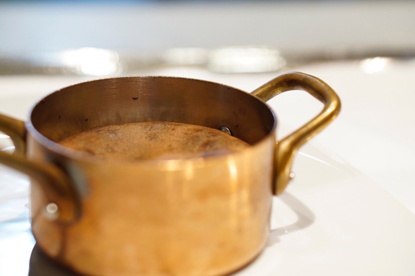 La cocina más exquisita de Madrid con una base francesa. Siente la esponjosidad de nuestro soufflé de turrón en tu palada.