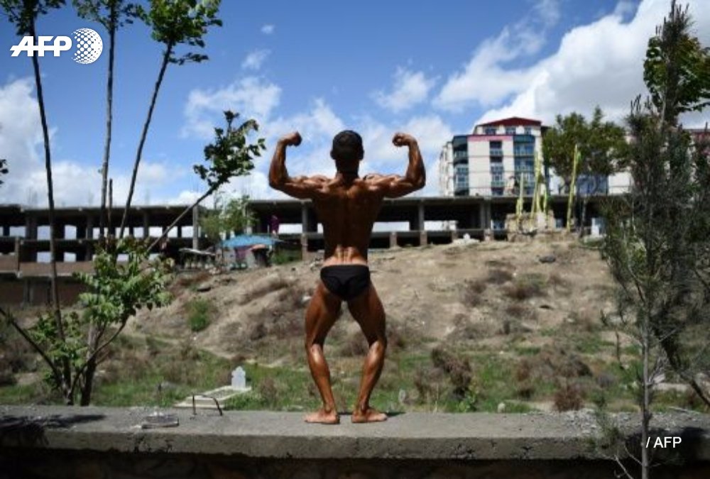 The Schwarzenegger effect. 'Everyone, everywhere wants to have a beautiful body.' Great feature by <a href="/MMojaddidi/">Mushtaq Mojaddidi</a>
on bodybuilding in Afghanistan u.afp.com/odh3
