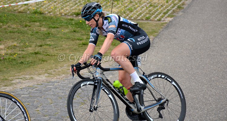 Nina Kessler wint zwaar bezette Ronde van Luyksgestel. Check cyclingfanatics.nl/nina-kessler-w…
