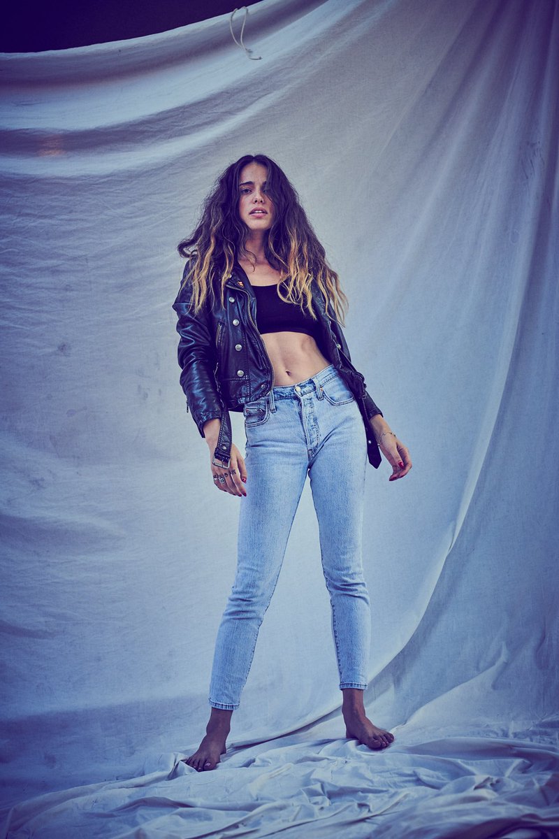 Liv Tyler recalls Todd Rundgren's reaction to finding out he wasn't her  biological dad | Fox News, image size:800x1200