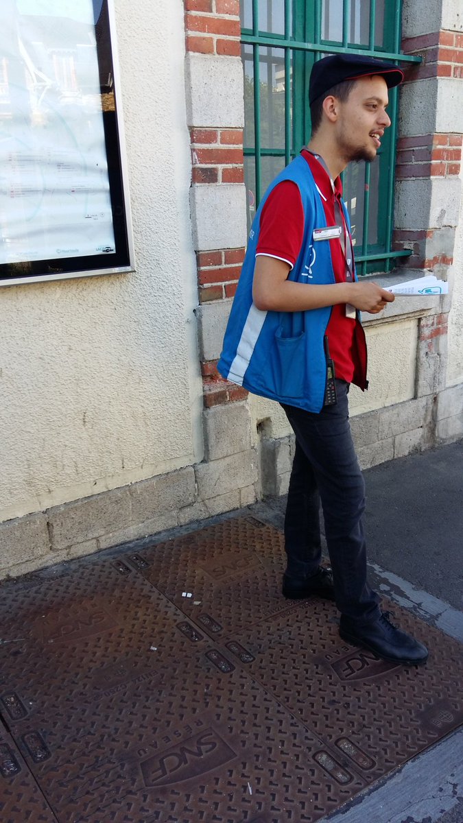 Titine45848988's tweet photo. Monsieur Dame pensez à valider votre titre de transport avant d'accéder au train ! Merci @RavisMatthieu @PaDesrousseaux @coregstcloud @LaurenceTissier @JOYCEH78 https://t.co/gvemYXZvZI