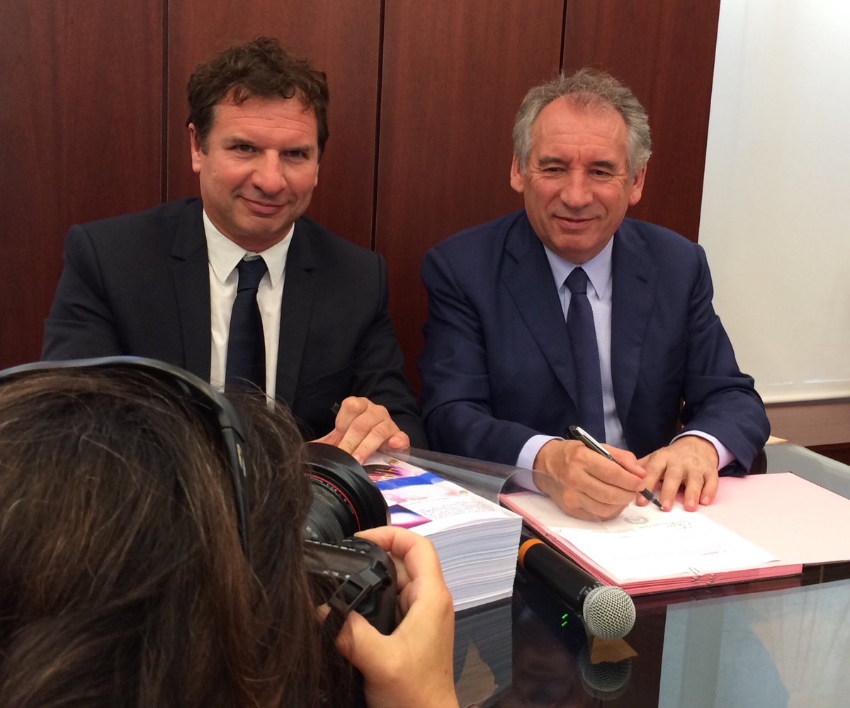 spthd's tweet image. C’est fait ! Le contrat est signé entre la Communauté d’agglomération Pau Béarn Pyrénées et @AxioneOfficiel pour la fibre Paloise... territoire 100% fibre !