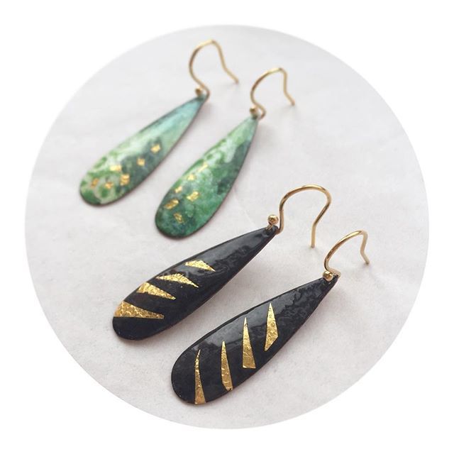 ailsajewellery's tweet photo. Black &amp; Gold or Green &amp; Gold? Two of my favourite colour combinations. These guys are just available from my studio or DM me if you are after a pair. I have some more colours too if you’re interested ✨
*
*
*
#colourmehappy #goldeverything #awr #enamel https://t.co/9EJyvhGqb2 https://t.co/I3ZXI3dXg5