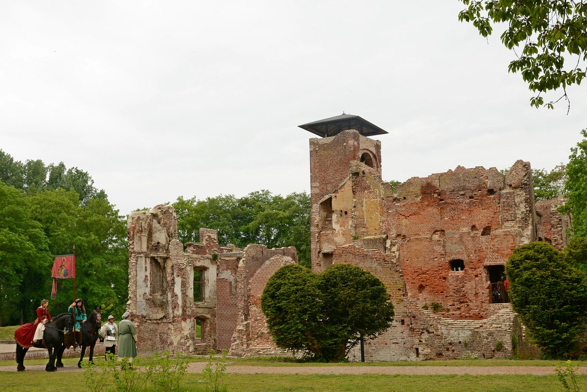 (Rondleiding Kasteelruïne Bleijenbeek) Limburg Nieuws - limburg-nieuws.nl/rondleiding-ka…