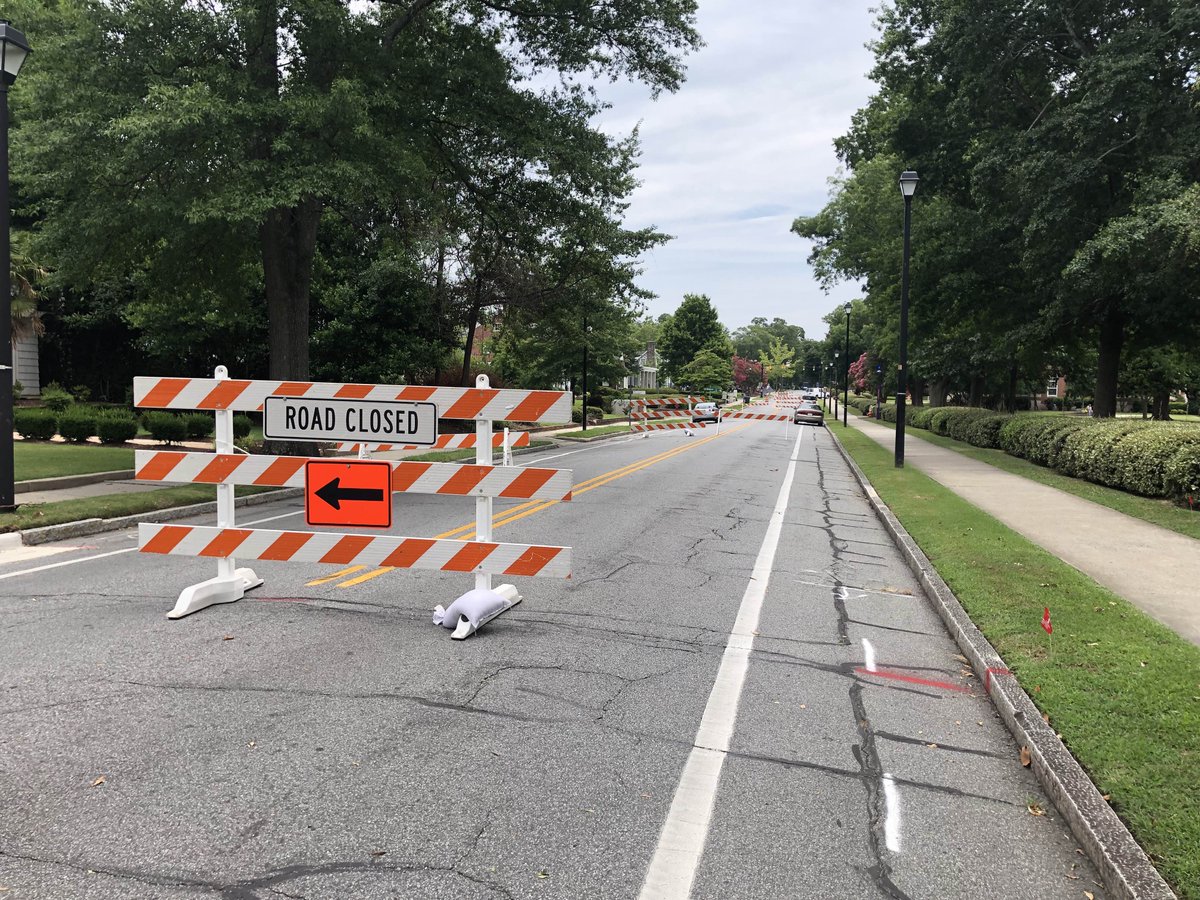 We hope you’re having a great Monday, Greenville! As of this afternoon, East Fifth Street is closed to through traffic at Rotary Ave. &amp; Student St. for utility work at the intersection of East Fifth &amp; Biltmore. This should last about three weeks. Use caution and follow the signs!