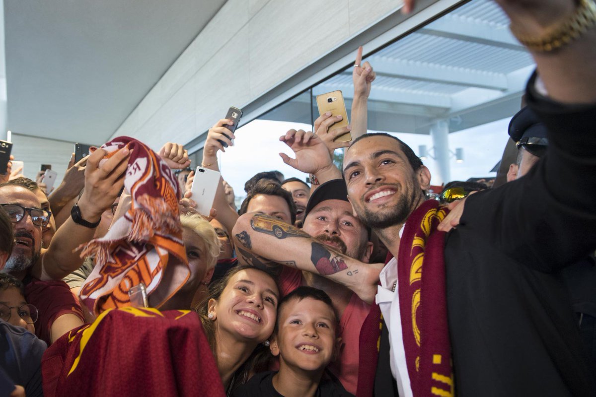 ASRomaEspanol tweet picture