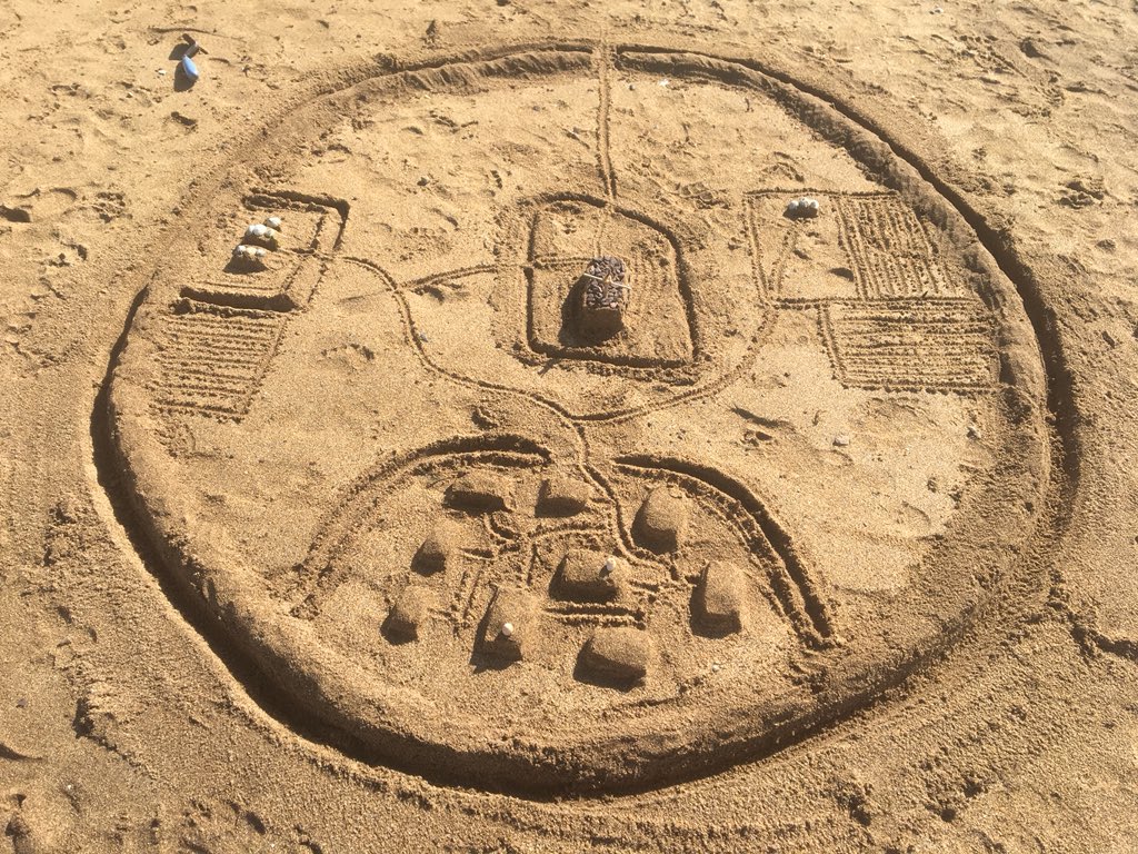 TheDigVenturers's tweet image. For everyone wondering what the missing Anglo-Saxon monastery we’re looking for would have looked like, we made a reconstruction out of sand 🏖 #BeyondBede