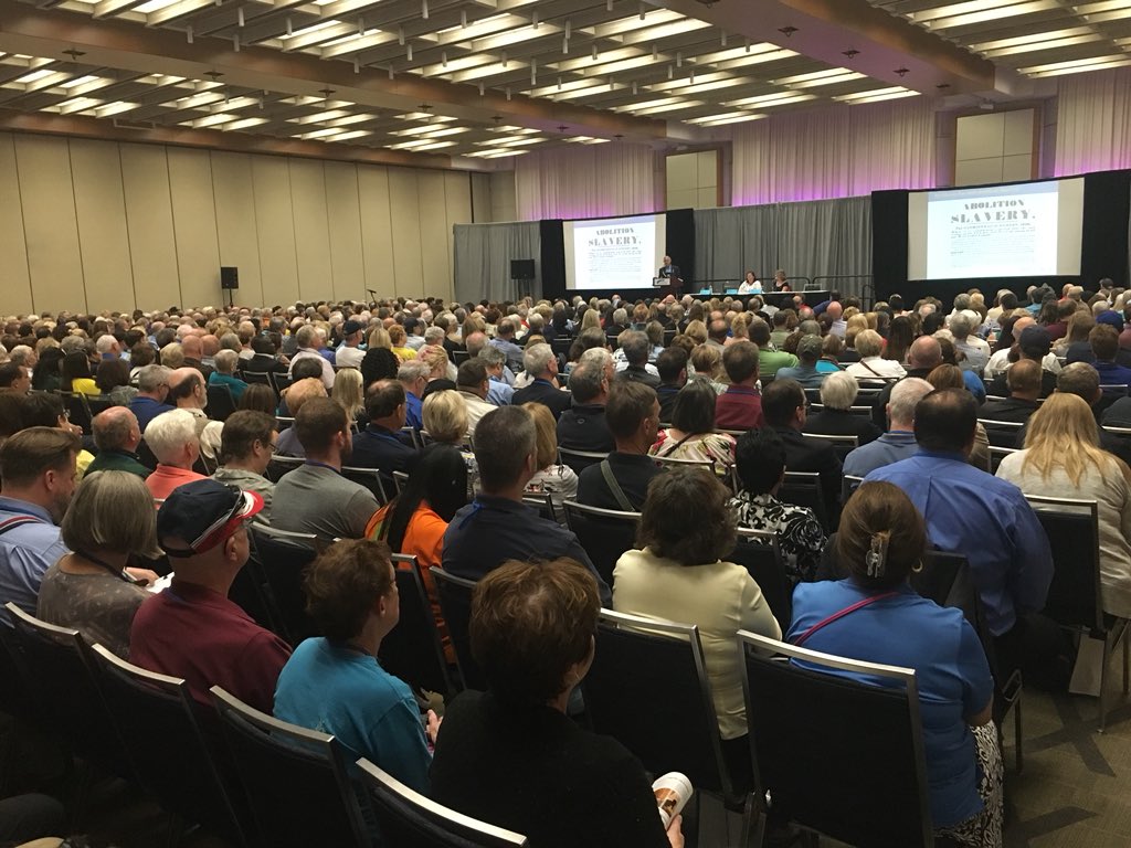 MsGin74's tweet photo. 700 Rotarians assemble to learn from the Rotary Action Group Against Slavery at #Rotary18 https://t.co/2HYATFeIWV
