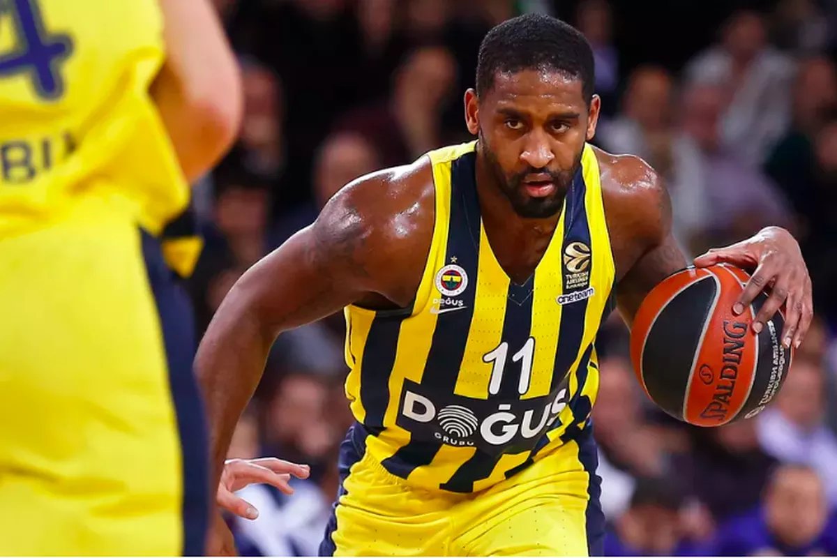 MarkPiselli13's tweet image. Folks, I've done  a comprehensive background check on Bradwanamaker and I can confirm that he does indeed have a #strongframe complete with PIPES.