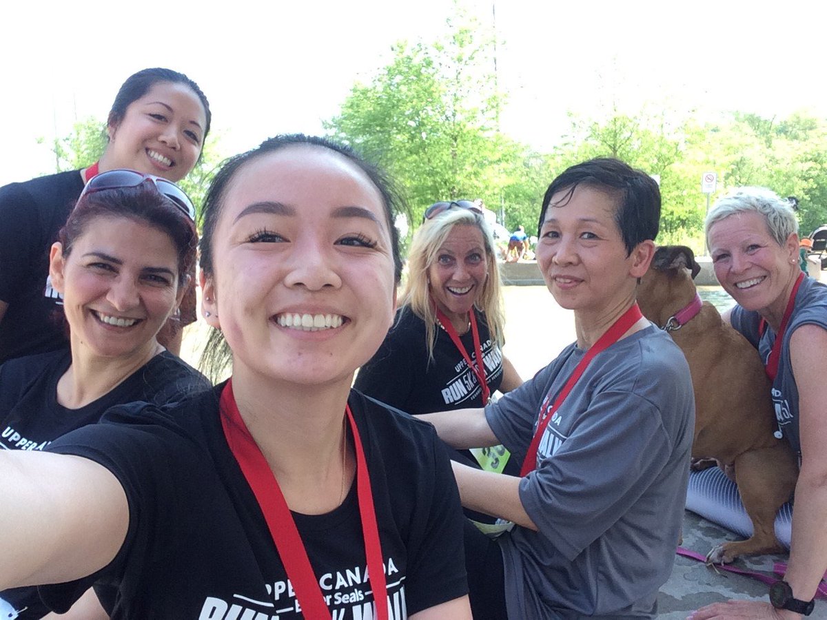 AllstateCanada's tweet photo. On May 27, Allstate employees and their families hit the pavement at the Upper Canada @EasterSeals Canada Run/Walk and presented a $1,000 cheque to support families with children suffering from disabilities and medical hardships. Way to go! #InsideAllstate https://t.co/iNqsMaiLYR