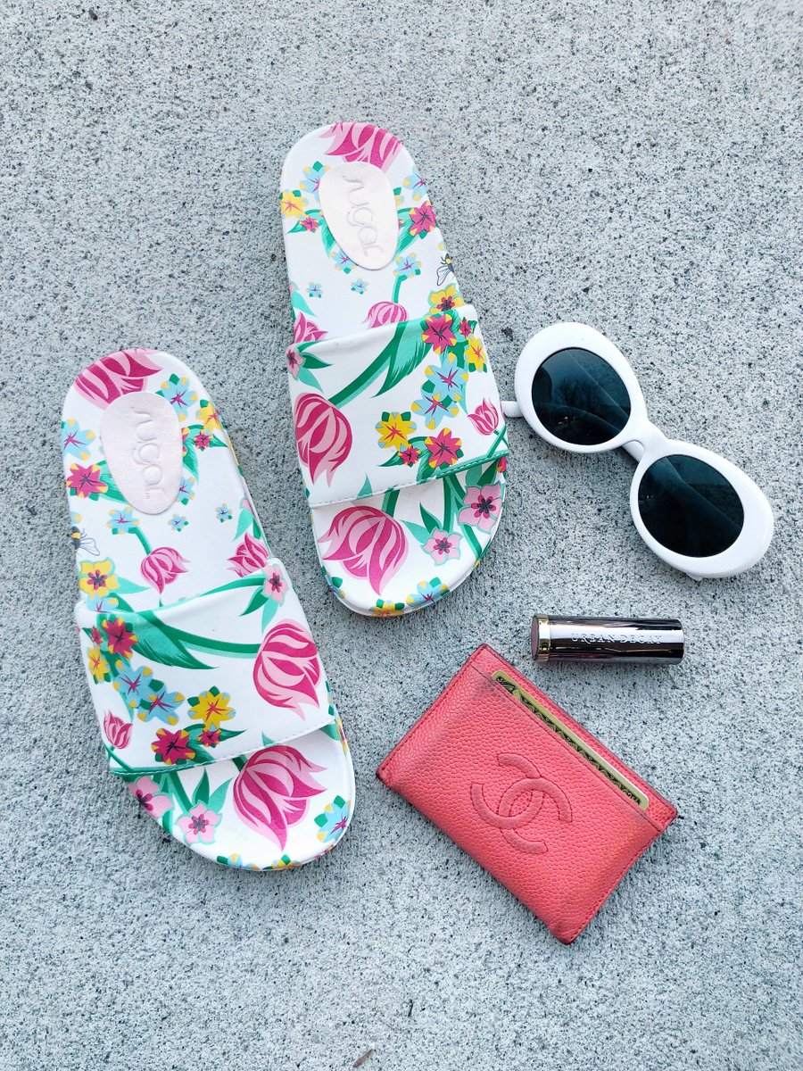 ShopSugarBrand's tweet image. There&apos;s nothing to whisper about when it comes to the Whisper slide! #shopsugarbrand #poolslides #accessories