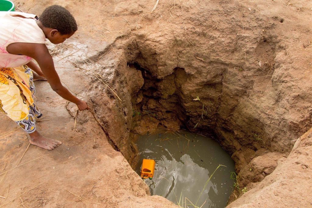 SUCH A PITY......
This is the only source of water in an orphanage in west Africa... It’s so sad... This is the situation of an orphanage in West Africa,... They plan on building a better and cleaner well let us support them... no matter how little... who would love to donate?