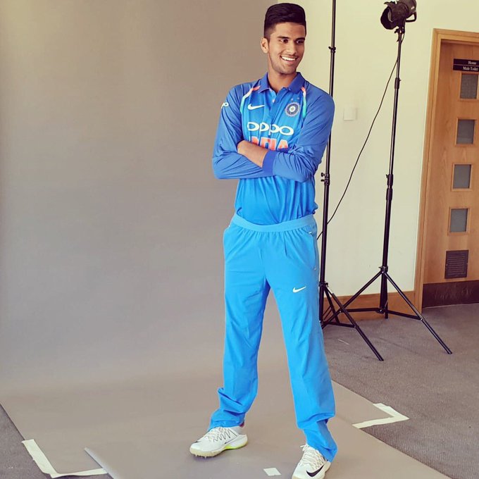 Washinton Sundar during a photoshoot in Indian jersey. ( Photo: Twitter @Sundarwahi5 )