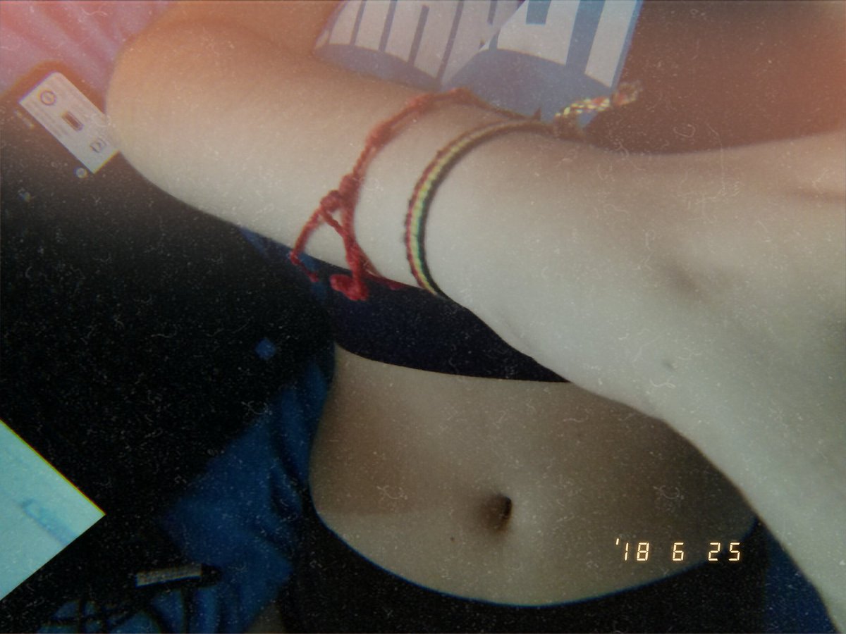 Daynavarroo's tweet photo. no tengo el mejor físico pero tampoco estoy desacuerdo con él. I'm -💖💘 https://t.co/h6QfLJTcow
