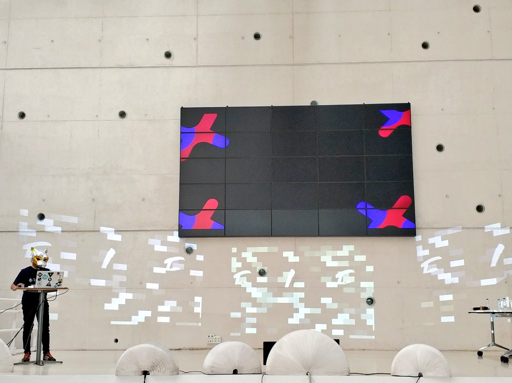 Innovart_cc's tweet photo. Cómo despedida de la #FinalExplorer #Zaragoza hemos tenido el espectáculo de #mapping del magnífico artista visual @yaguar.art #videomapping #art #@explorerbyx #zgzactiva #OTRIUnizar https://t.co/0JeyAB6dle