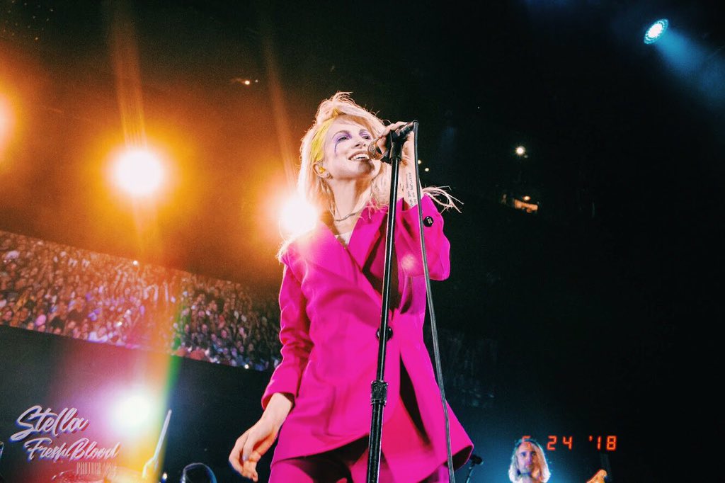 stellaaurielle's tweet photo. sharing a bit of @paramore love with these @yelyahwilliams shots! https://t.co/wod586Sga7