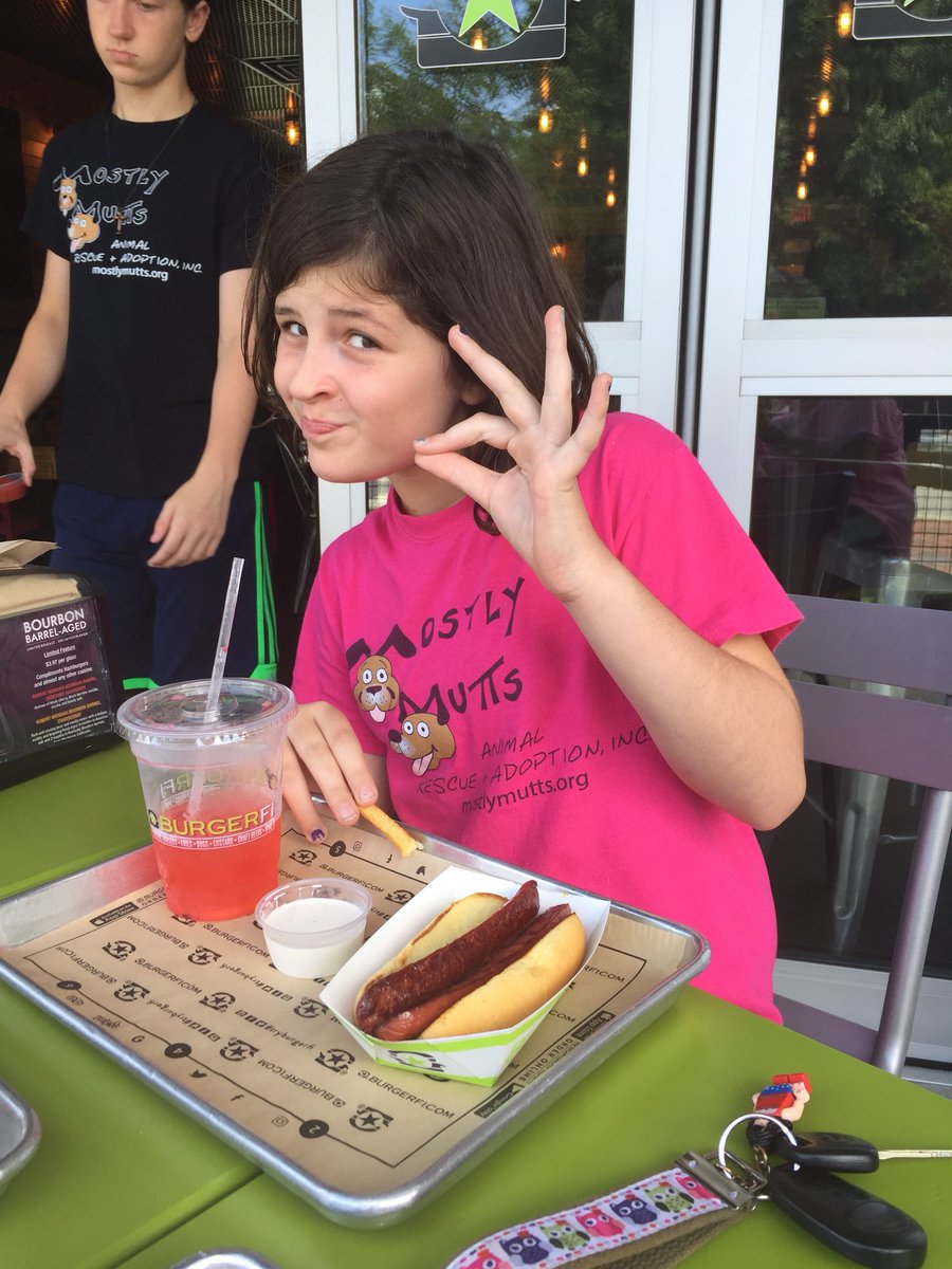 steinlights's tweet image. After working at Mostly Mutts we always come to Burger Fi! So good! #burgerfi #mostlymutts