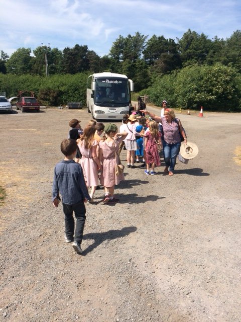 After all their chores done, the Blwyddyn 2 evacuees were able to have some fun before leaving @FoelFarmPark