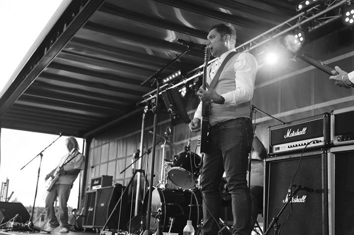 QuoRocking's tweet image. A few pics from out last show in Essex on Saturday