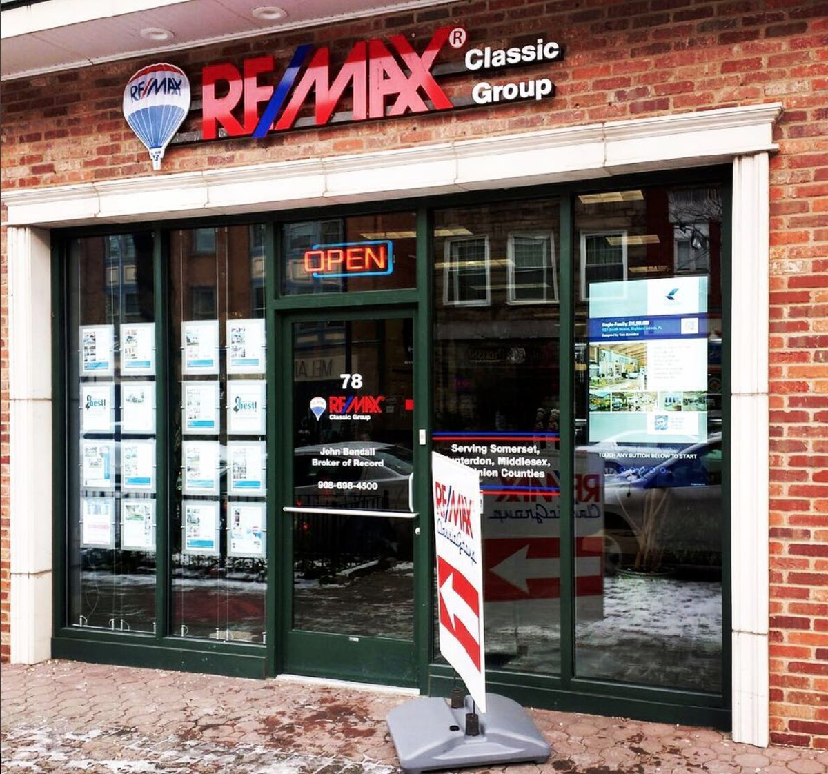 A look at the imageSurge #Interactive Storefront at <a href="/remax/">RE/MAX</a> Classic Group! 

These industry leaders combined cutting-edge #technology and a prime brick-and-mortar location to bring the latest in #RealEstate marketing to Somerville, New Jersey!