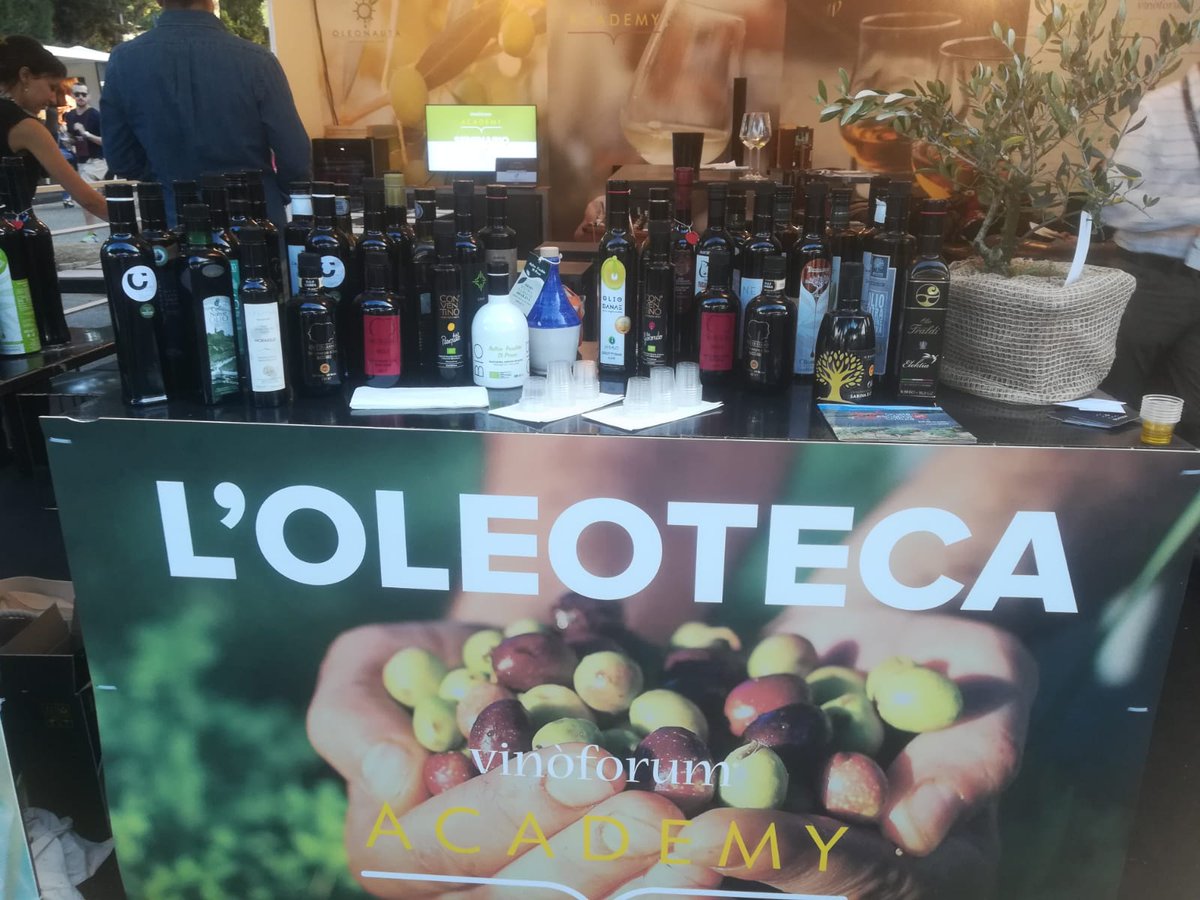 Ieri si è chiusa la 15° edizione del <a href="/Vinoforum/">Vinòforum</a> , uno degli appuntamenti gastronomici più attesi dell'estate romana. Noi di <a href="/Snap_Italy/">Snap Italy</a> non potevamo mancare! #vino #Roma #25giugno #vinoforum🍷