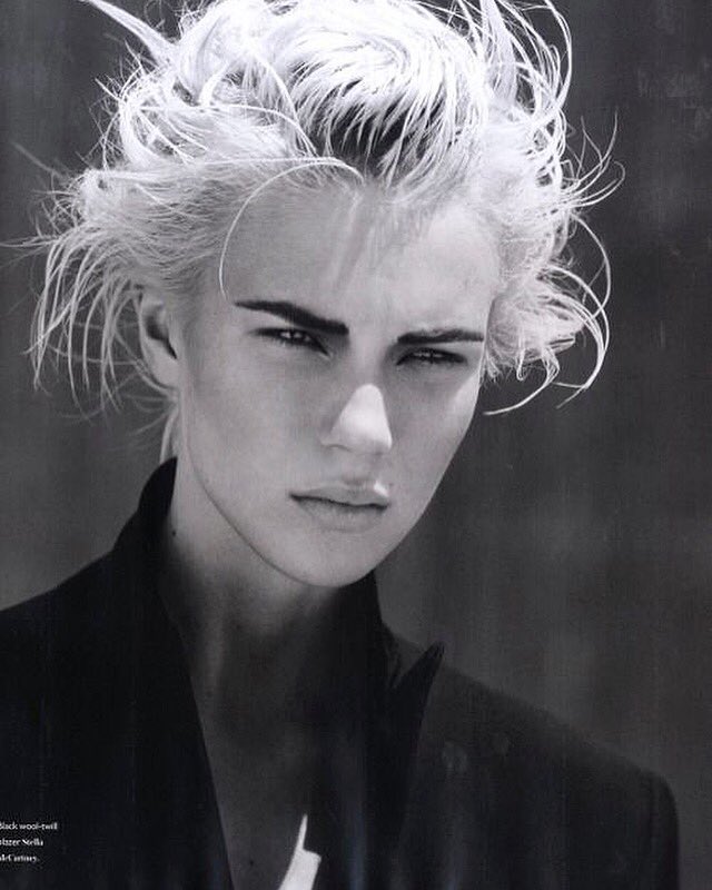B_Maren's tweet photo. when monday comes too soon 🙅🏼♀️
.
.
#mondaze #editorial #blackandwhite #modellife #bonmagazine #throwback #dazed #workflow #backtowork https://t.co/5CsYOcmP8O