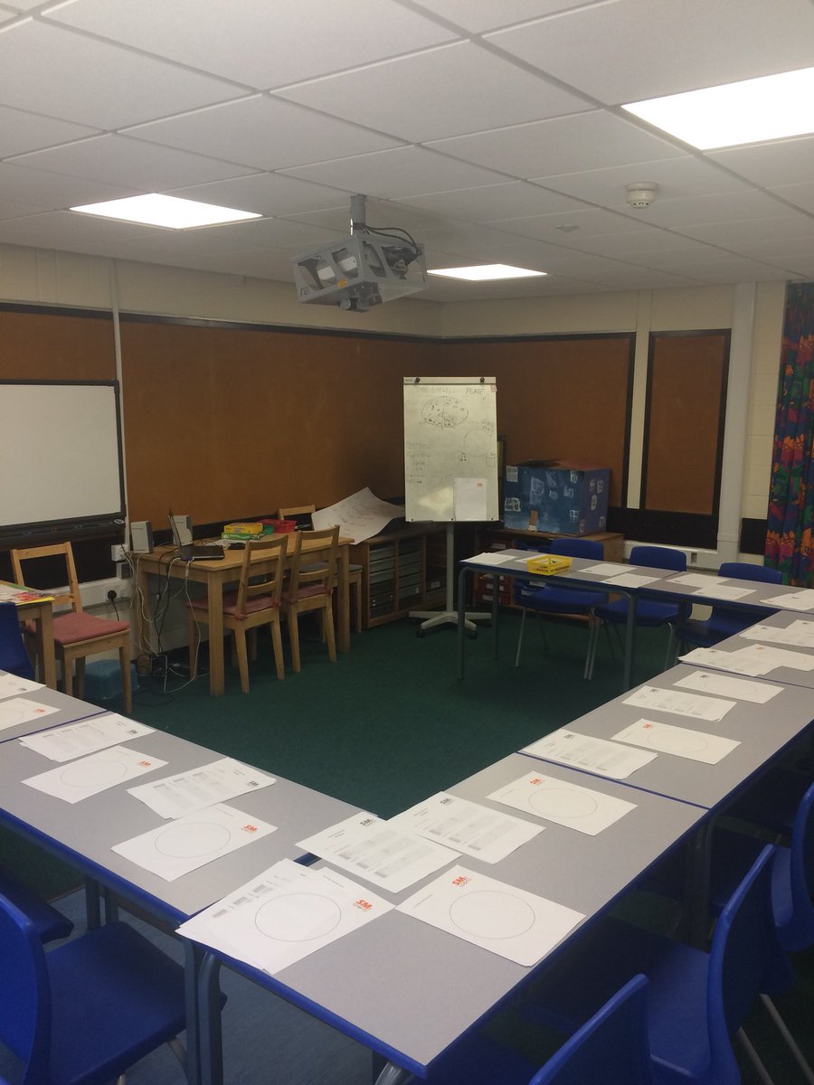 One of our #Healthy lifestyle clubs today learning about the importance of #nutrition and #exercise !!! 🍏🍎🤸🏻‍♂️⛹🏻‍♂️🤾🏻‍♂️🏅