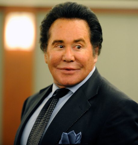 Wayne Newton got outhumaned by his own wax figure. <a href="/BacheloretteABC/">The Bachelorette</a>