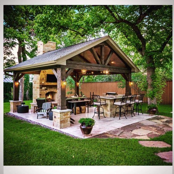 Have you been dreaming of of dreamy outdoor space?! Not trying to brag or anything BUT...we can make all those dreams come true! 
#inspopic #patioenvy #love #lancecandothat #lancescapesc #patiodreams