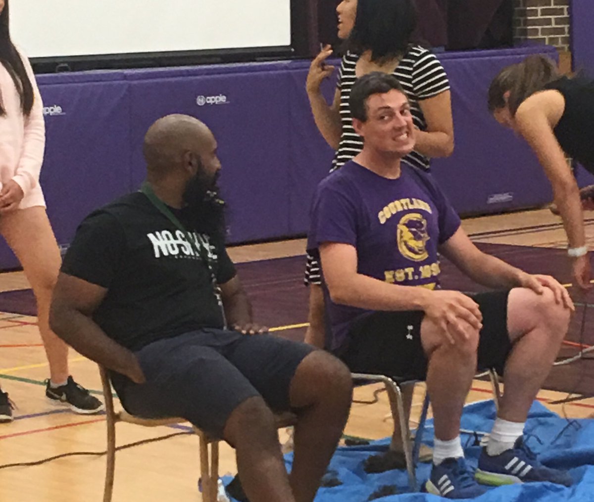 falcophysed's tweet image. Mr Brubacher and Rodrigues for received a “trim” in support of CMHA. Thanks @CourtlandPS staff and students in helping  reach the goal of $500.  A huge  s/o to @martin_bauman for speaking to all of us about #MentalHealthAwareness! #leadership #communitymatters