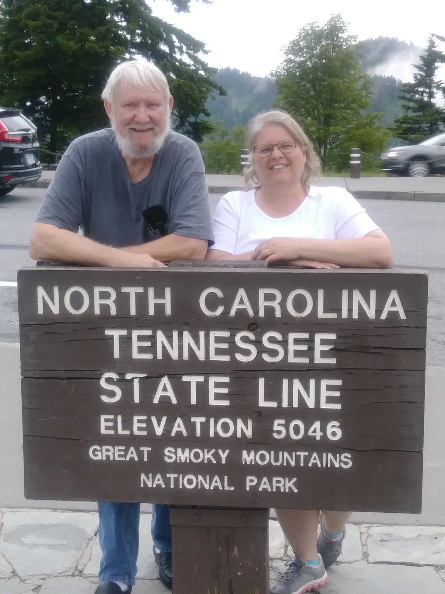 DearmoreJimmy's tweet photo. I've been to Tennessee North Carolina and the Smoky Mountains. We live in a beautiful country. https://t.co/XiwTN1dz0S