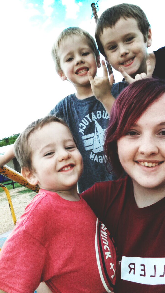 like551ninjas's tweet photo. Idc how bad I look. Today was a great fun filled exhausting day. I love my boys. #boymom #3kiddos #ilovethem https://t.co/tGci3vs81y