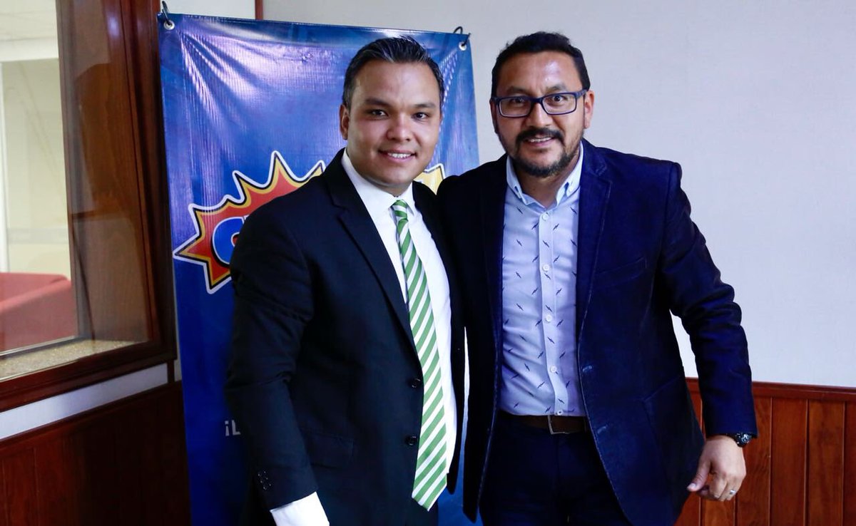 soymanuelgomez's tweet photo. Compartimos con nuestros amigos de Sonido Crystal 103.7 FM @Crystal1037FM nuestras propuestas y proyecto Verde en Coacalco. #GanamosElDebate ✌🏻#ConManuelSí ✅ https://t.co/duJgqeqSVH