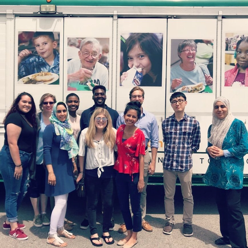 HamdardHealth's tweet image. Hamdard was out in the community today, helping volunteer at a local mobile food pantry. There is a vital tie between access to nutritious food and being healthy. We were happy to be able to give back. #SolveHunger #foodinsecuity #healthcare