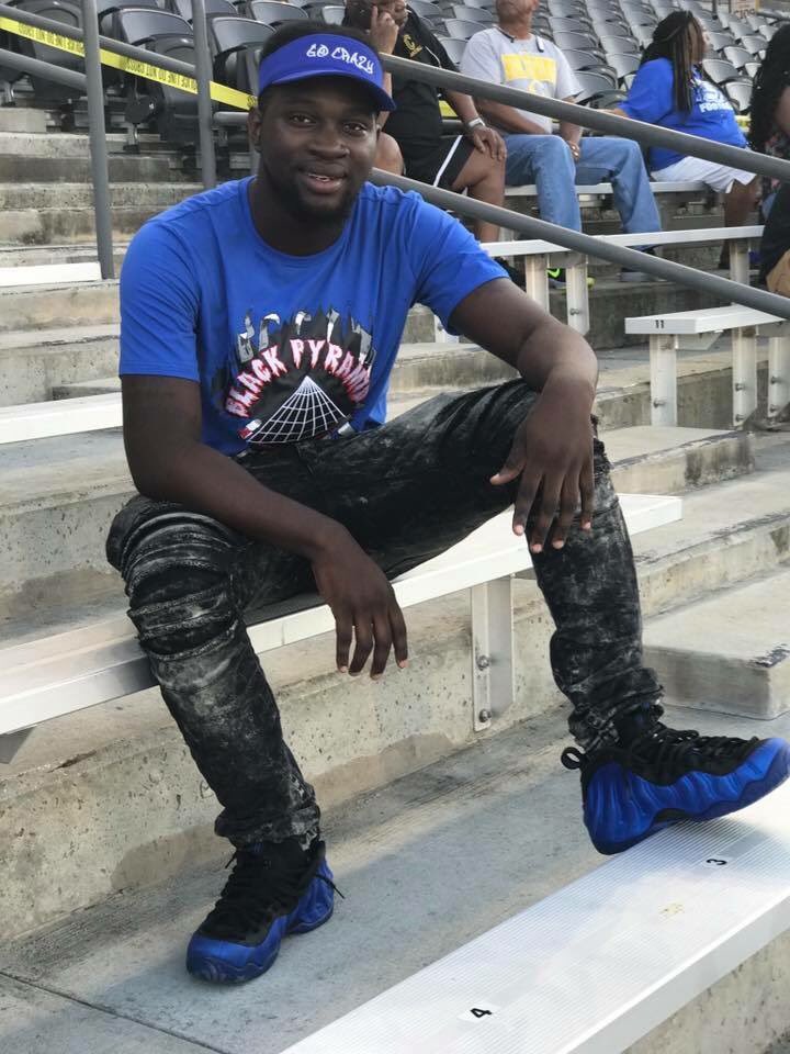 lewism_1000's tweet photo. I’m just tryna be motivation because these streets so DANGEROUS ‼️⚠️ 
#GoCrazy 😈 #LongLiveChaunceyB 😭 #RipMalik 😭 #RestUpCTop 😭 #MyASU 🐝 https://t.co/BKOr3F8IH2