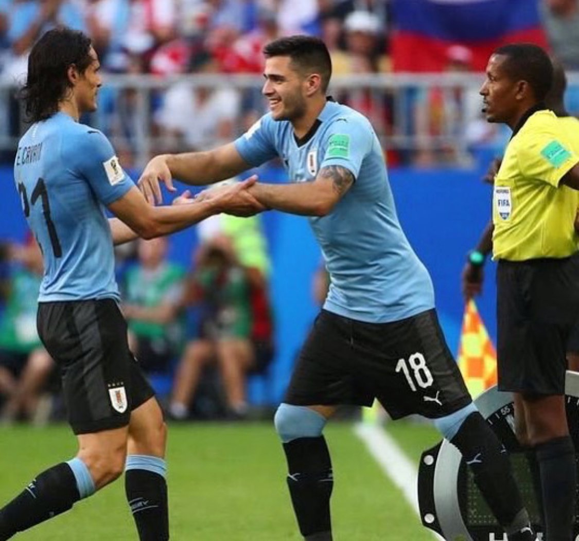ECavaniOfficial's tweet photo. Quiero Felicitarte Maxi Gómez por tu debut en un mundial, Dios te bendiga y puedan ser muchísimos más con nuestra celeste del alma 💪💪 arriba🇺🇾

I want to congratulate Maxi Gómez for your World Cup debut, God bless you and I wish you the best with our dear Celeste 💪arriba🇺🇾 https://t.co/tkuAl8omUD