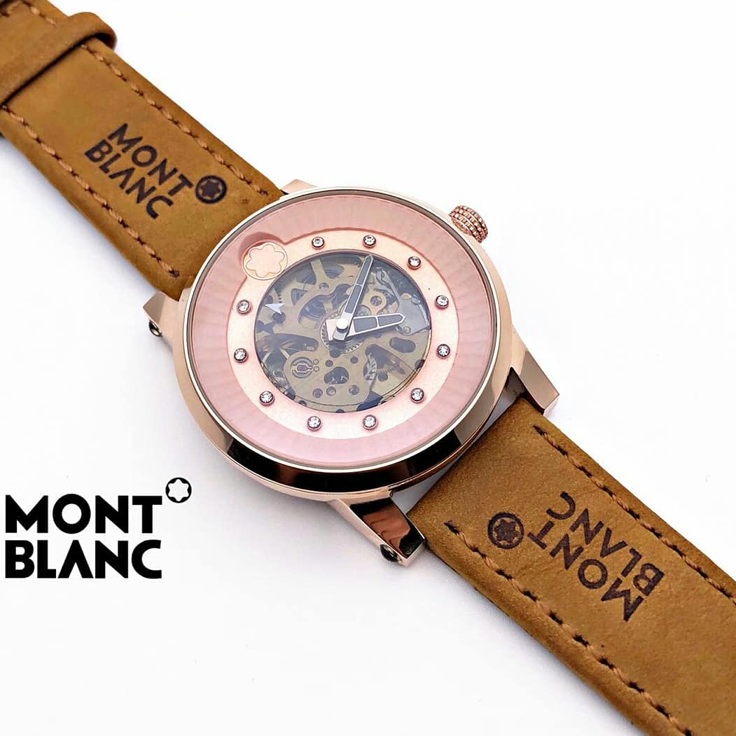 FBloggers11's tweet image. ❤ * ITS MONTBLANC AUTOMATIC* 
*Montblanc
 For Men
 7A
Original model
 Feature- 
-Round case
-Brown leather strap 
-Heavy Quality 
-Day Night dial(change colour)
⭐ *Price-Rs-3550 /-Plus ship* ⭐
*with brand box📦 *
* Same day Ship ❤*
📲 What&apos;s app- 9990624415
Fashion_bloggers11