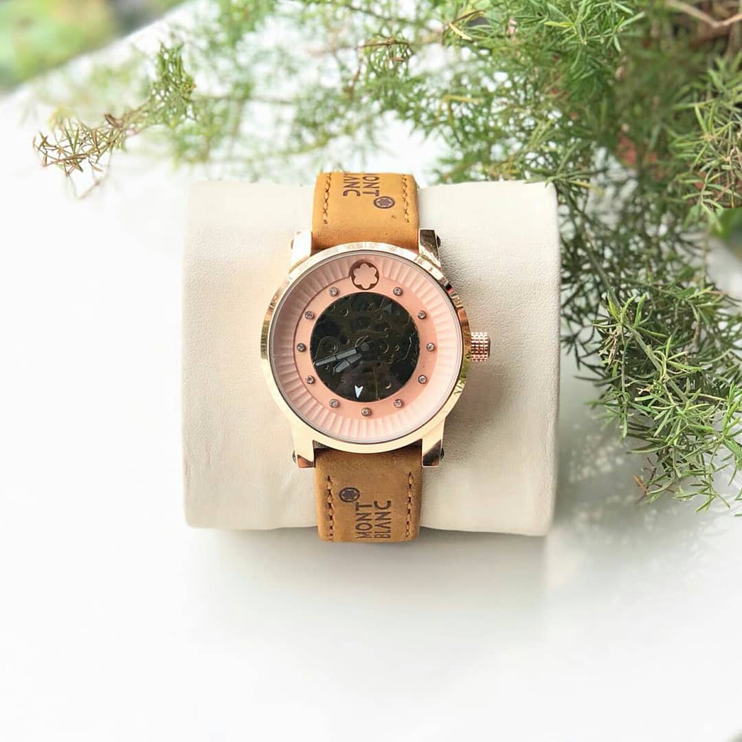 FBloggers11's tweet image. ❤ * ITS MONTBLANC AUTOMATIC* 
*Montblanc
 For Men
 7A
Original model
 Feature- 
-Round case
-Brown leather strap 
-Heavy Quality 
-Day Night dial(change colour)
⭐ *Price-Rs-3550 /-Plus ship* ⭐
*with brand box📦 *
* Same day Ship ❤*
📲 What&apos;s app- 9990624415
Fashion_bloggers11