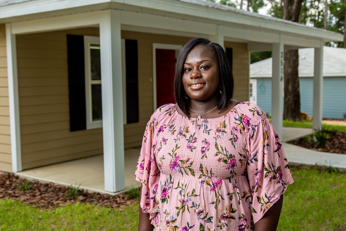 alachuahabitat's tweet photo. THREE new homeowners! Thanks to @tradepmr, @Chevron, @Publix , @UFHabitat, @AlachuaCounty, Rembert Family Foundation, and so many more for making affordable homeownership possible! #BuildMoreTogether #affordablehousing #Habitat #strength #stabilty https://t.co/wcSdXJyj7n