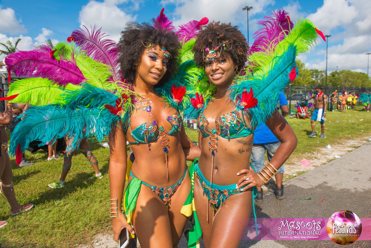 MascotsIntl's tweet photo. When the section is sweet but the masqueraders are even sweeter. 
Save the date. 
Friday 6th July,2018 
#MascotsIntl #MascotsInternational #PowerOfCrystals 
#MiamiBrowardCarnival2018 #MiamiCarnival #MiamiCarnival2018 #Miami #Costume #Costumes #Woman 
📸 @Techyourpicture https://t.co/jKcuvtCAhl