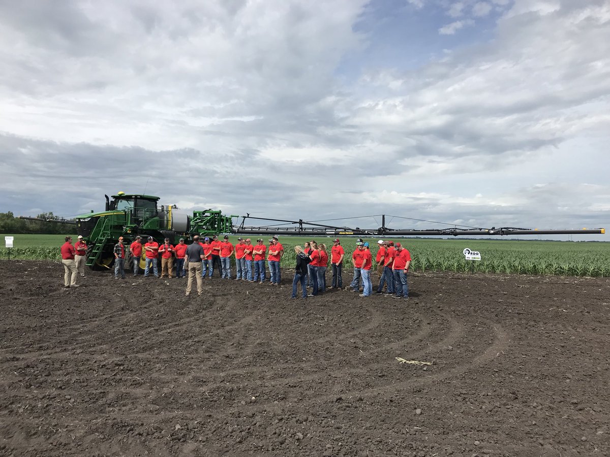 RDOTonyK's tweet image. So cool to see all these @NDSCS_Ag students come out to be a part of the ribbon cutting ceremony today. @PFSagronomyguy is talking to the students and telling them a little bit about their test plot they put in at the #LandLab