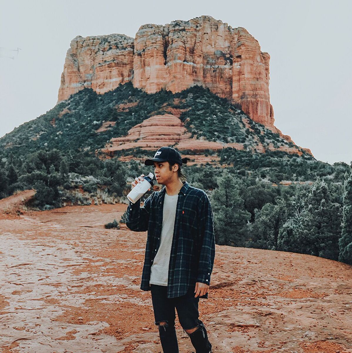 Whether you're navigating a concrete jungle 🌇, exploring the great outdoors⛺️, or simply need a pick-me-up midday at work 👔, Kura will help you #ownyouradventure. Shop our powders today &amp; enjoy 40% off + FREE SHIPPING with code OWNYOURADVENTURE @ kuranutrition.com/collections/sh…