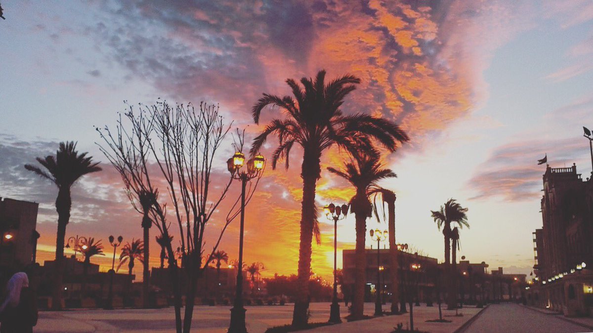 SeeMyRaqqa's tweet photo. #Raqqa by day or night?
Sunset from Raqqa, by Samer Mousan, 2013
#Syria #SeeMyRaqqa https://t.co/CmqhdzDhlO