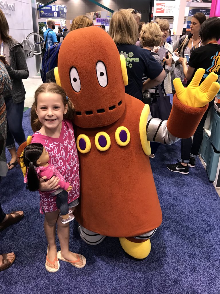 hubbardbradford's tweet photo. Bryn got bit by the #ISTE18 bug when she came to see her sister present. She smiled her way into all sorts of swag, candy, and pictures. #toocute #HubbardSisters #BrynatISTE #CallaatISTE @PVEaglesD46 @SMART_Tech @iste https://t.co/UGLX2K3ZMF