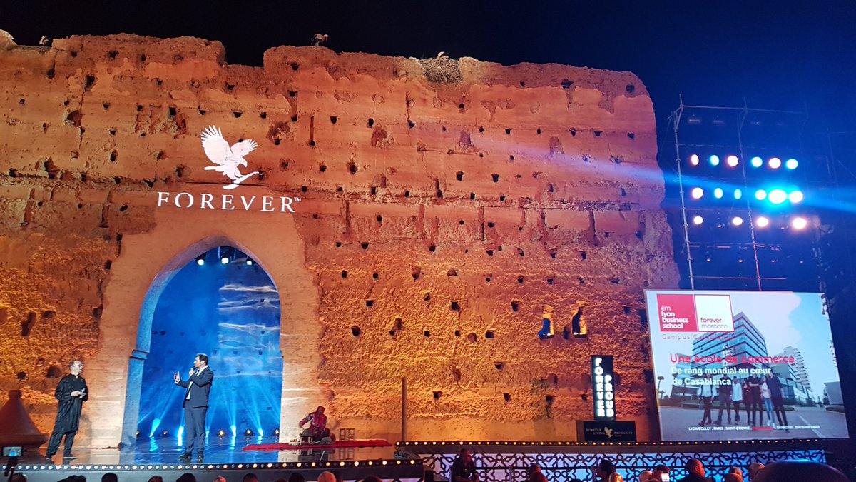 JChClement's tweet photo. L'emlyon présente au Marrakech du rire pour proposer une offre de formation unique en Afrique !
A quand le 1er cours de finance au stade de France 😀 https://t.co/pLSwstS7PV
